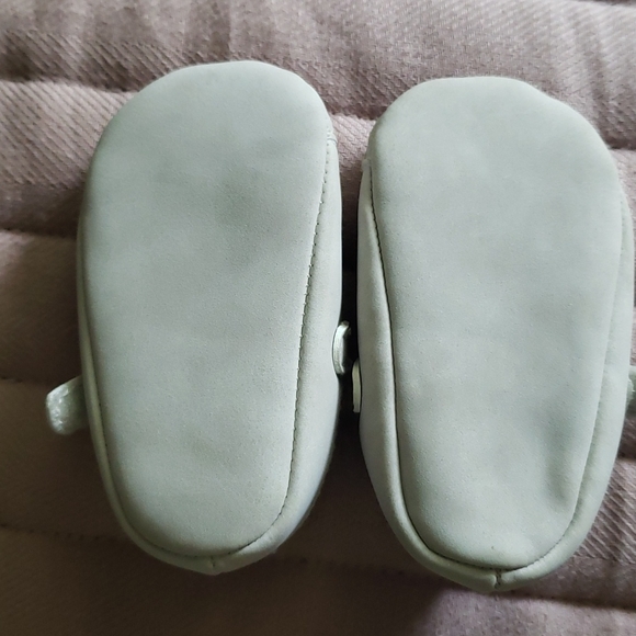 Carters baby shoes - Picture 3 of 4